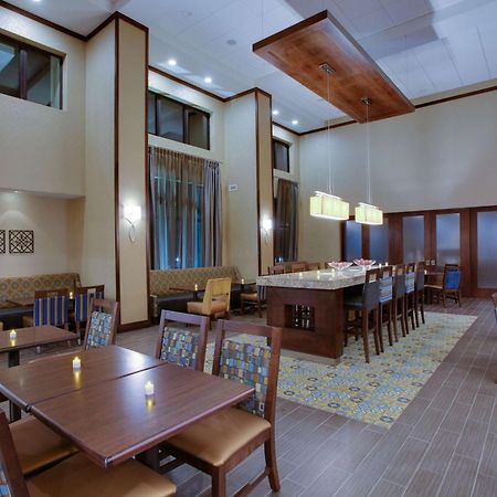 Hampton Inn & Suites Philadelphia/Bensalem Exterior foto