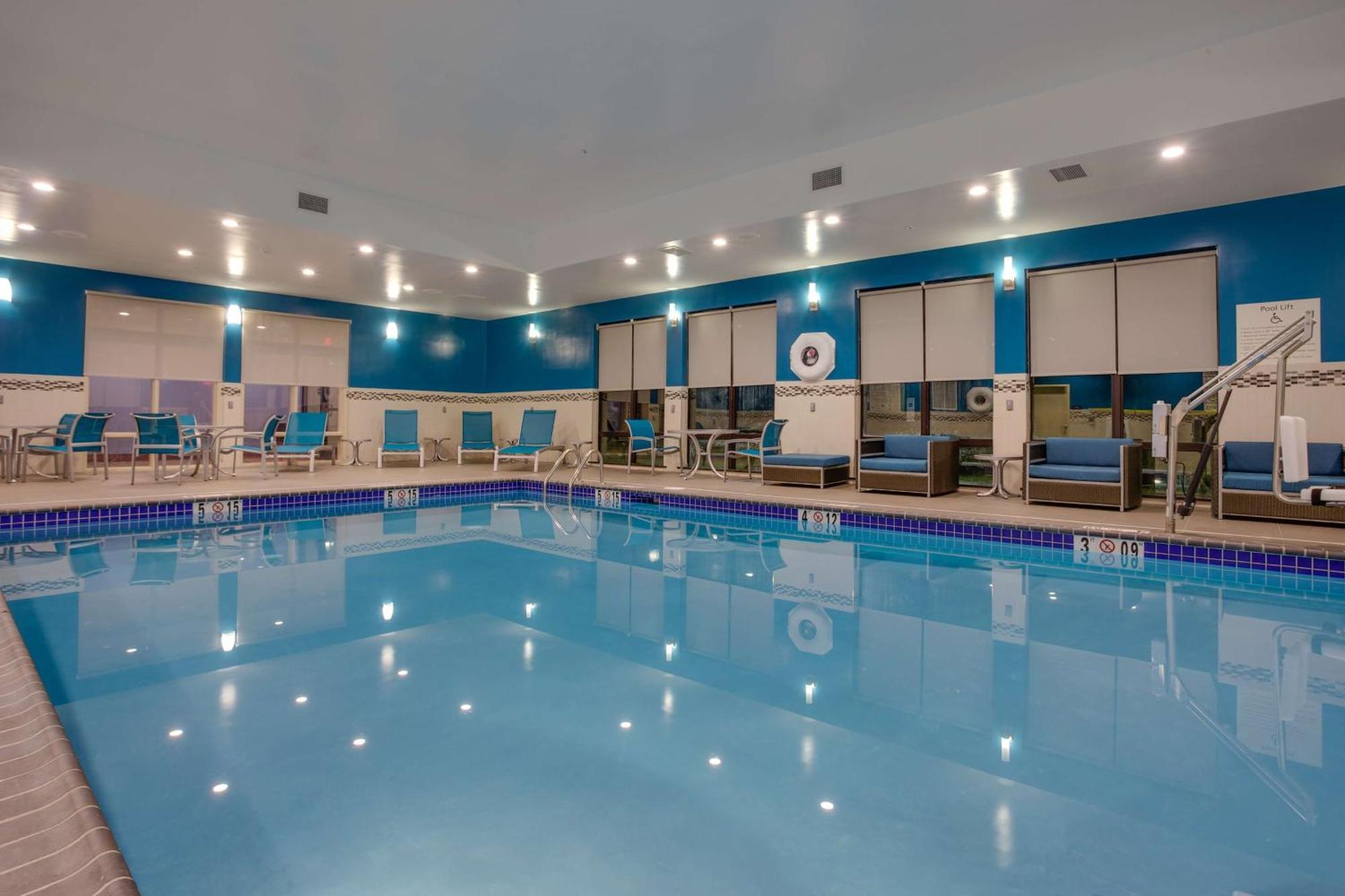 Hampton Inn & Suites Philadelphia/Bensalem Exterior foto