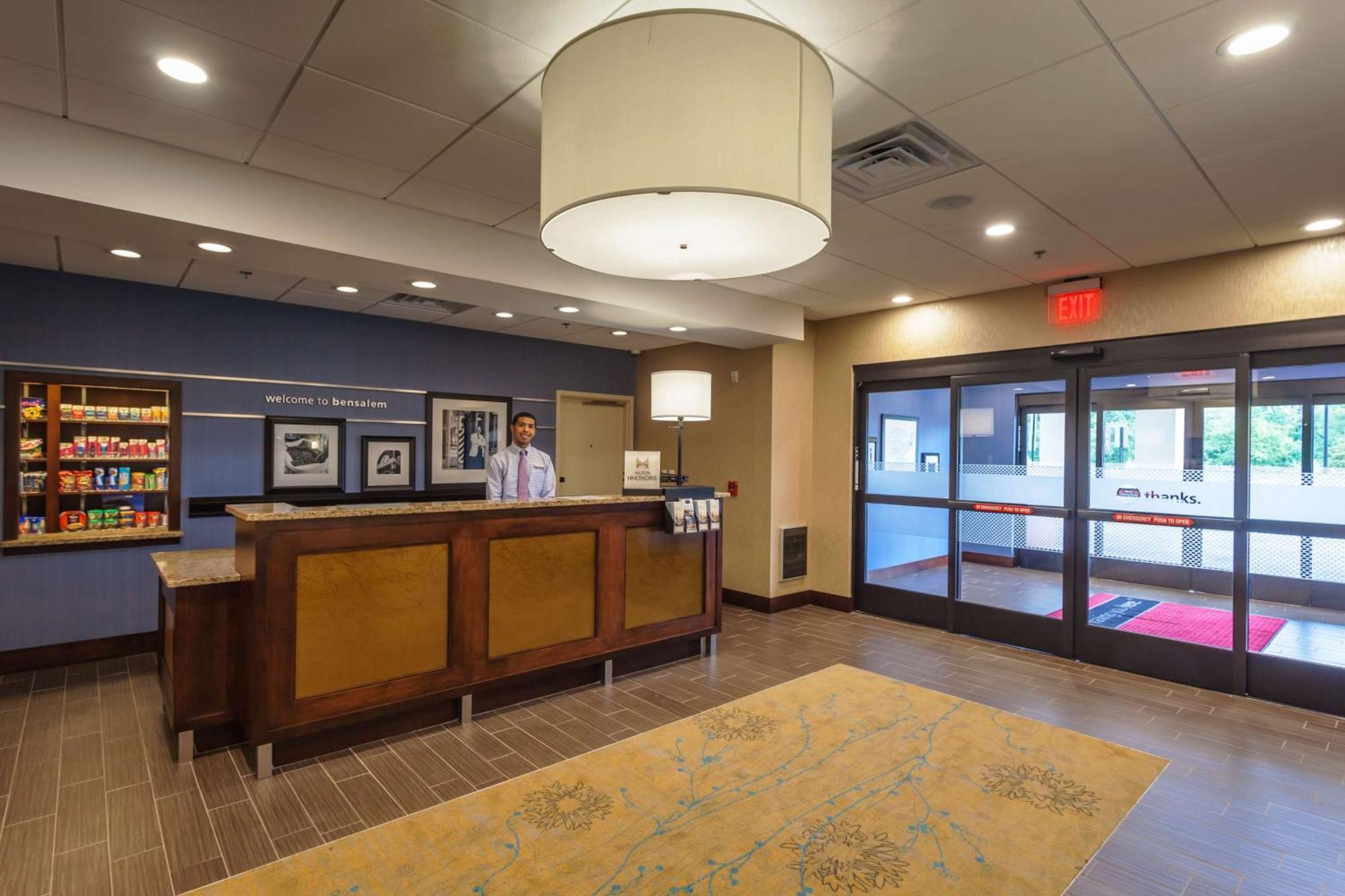 Hampton Inn & Suites Philadelphia/Bensalem Exterior foto